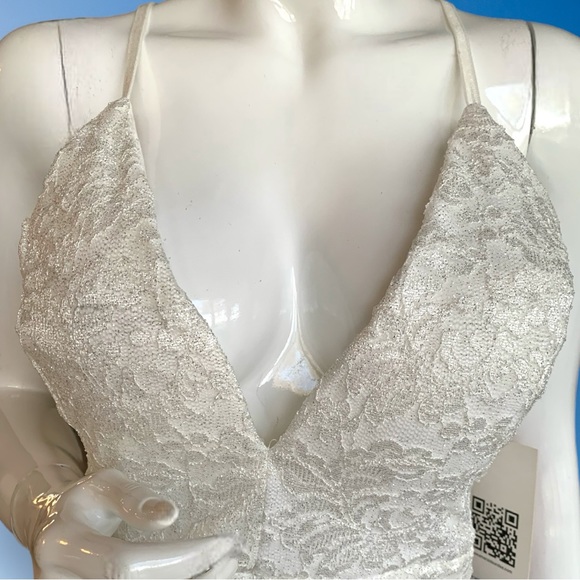 EMERALD SUNDAE WHITE LACE BACK BODYCON PARTY DRESS. JUNIOR’S SIZE LARGE - Picture 5 of 10